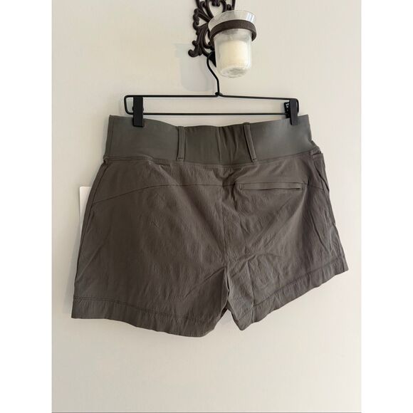 Athleta Trekkie North Short Size 12 - Picture 9 of 10